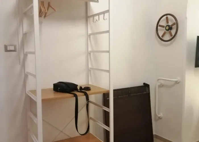 Domus Vacanze Civico Del Mare 3*